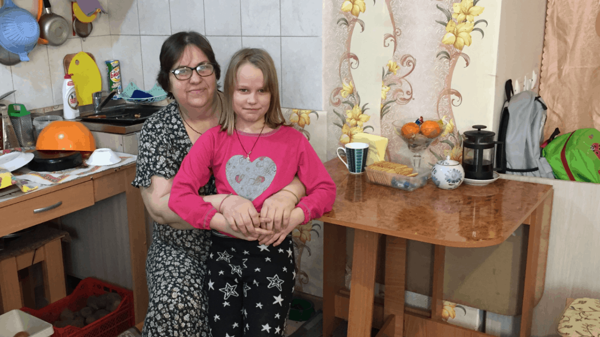 Russian sister and daughter